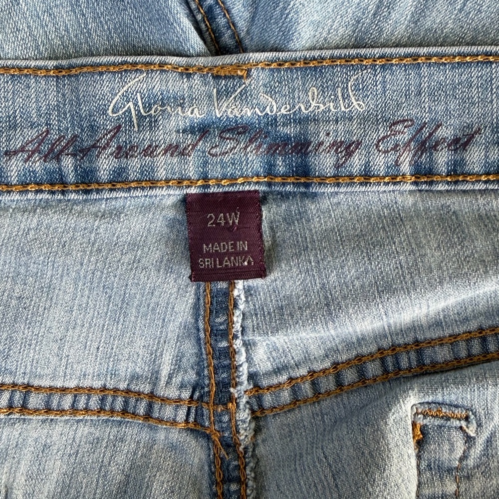 Gloria Vanderbilt Sky Blue Amanda Denim Shorts - Picture 3 of 5
